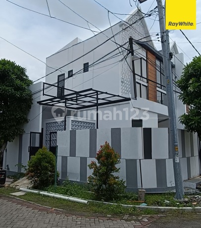 Dijual Rumah 2 lantai di Perumahan Gading Pantai Surabaya