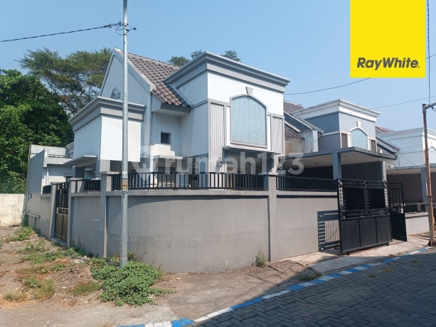 Dijual Rumah Hook SHM di Graha Kebraon Regency 2 Surabaya