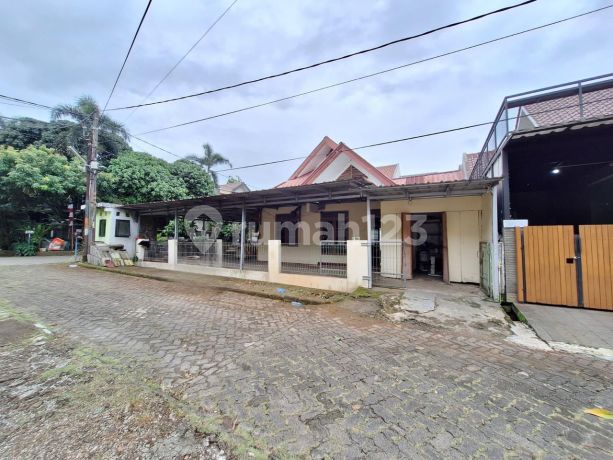 Rumah Posisi Hook, Luas 210 Meter² Dalam Perumahan Kemang Swatama, Depok Rumah Posisi Hook, Luas 210 Meter² Dalam Perumahan Kemang Swatama, Depok
