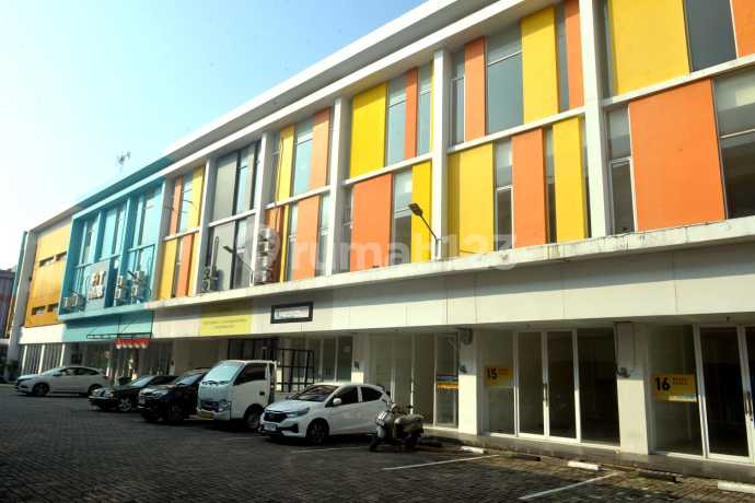 Dijual Ruko Baru 3 lantai Ciputat LOT, Tangerang Selatan Dijual Ruko Baru 3 lantai Ciputat LOT, Tangerang Selatan