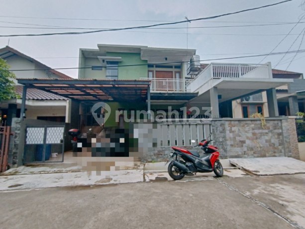 Rumah Kokoh Luas Dalam Komplek di Jatiwaringin Asri