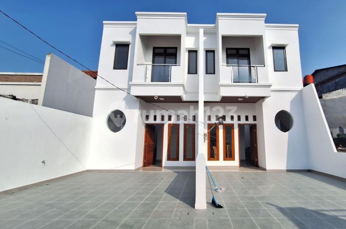 Cheap Luxury House in a Complex in Kodau Jati Mekar