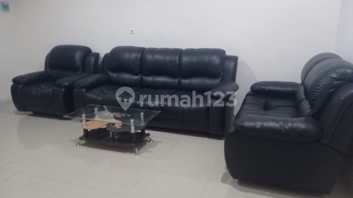 279-Disewakan Rumah Green Garden Regency 3 BR 2 Lantai Furnished 279-Disewakan Rumah Green Garden Regency 3 BR 2 Lantai Furnished