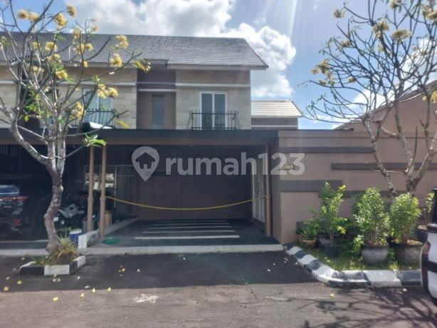 Rumah Dengan Swimming Pool One Gate System Di Jimbaran
