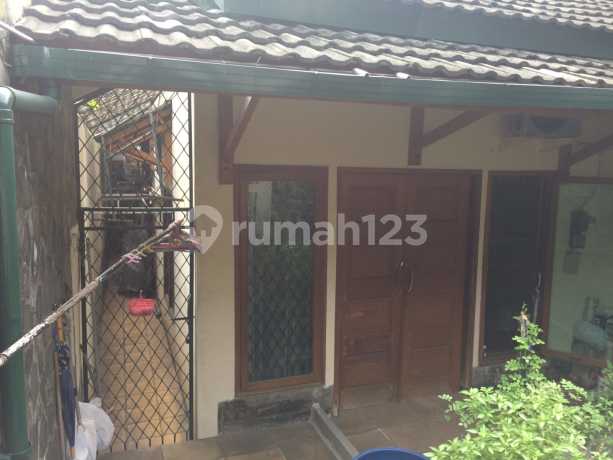 Rumah Lama Hitung Tanah Jl. Yado Grand Lucky Radio Dalam Kebayoran Jaksel