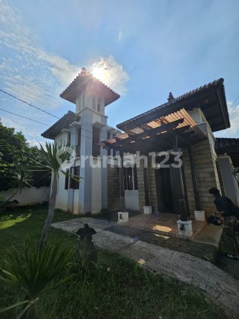 Price Drop! 2 Houses Suitable for Living & Office in Loka Indah, South Jakarta Price Drop! 2 Houses Suitable for Living & Office in Loka Indah, South Jakarta