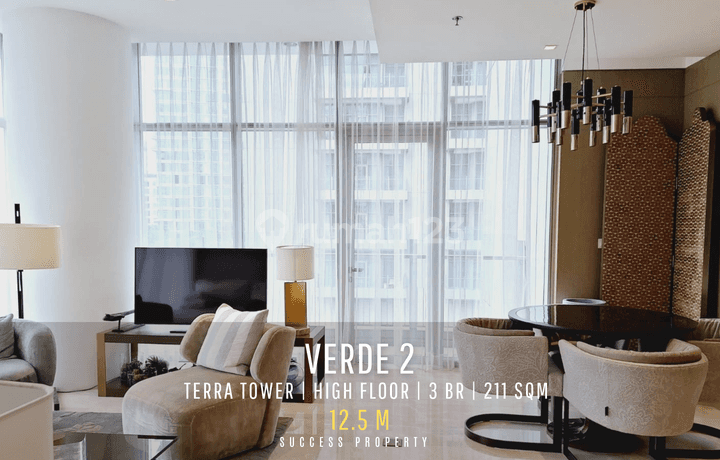 Verde Two Apartment Tower Terra High Floor 3 BR Lokasi Strategis 