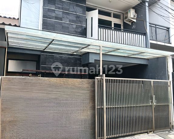 Rumah Minimalis Rapih 2 Lantai Row Jalan 2 Mobil Lokasi Favorit Tomang Grogol Jakarta Barat Rumah Bagus SHM di Tomang, Grogol Petamburan, Kota Jakarta Barat, DKI Jakarta, Indonesia, Tomang