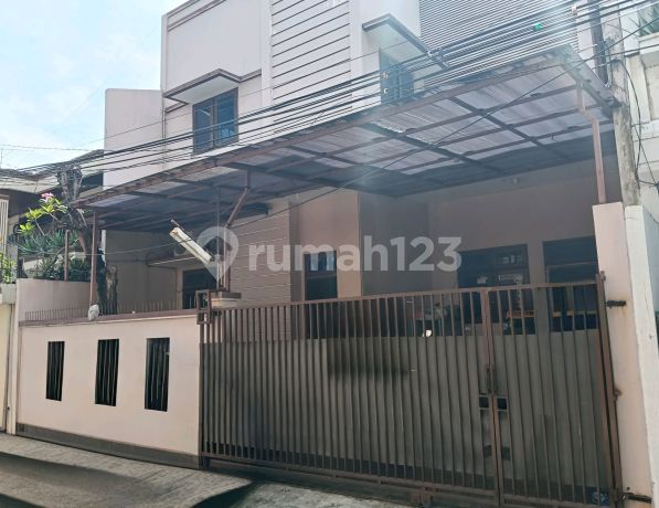 Rumah 2 Lantai Row Jalan 2 Mobil Dijual Lokasi Favorit Tomang Grogol Jakarta Barat Rumah Butuh Minim Renovasi SHM di Tomang Mandala, Jl. Tomang Raya, Jati Pulo, Palmerah, Kota Jakarta Barat, DKI Jakarta, Indonesia, 11430, Tomang Rumah 2 Lantai Row Jalan 2 Mobil Dijual Lokasi Favorit Tomang Grogol Jakarta Barat Rumah Butuh Minim Renovasi SHM di Tomang Mandala, Jl. Tomang Raya, Jati Pulo, Palmerah, Kota Jakarta Barat, DKI Jakarta, Indonesia, 11430, Tomang