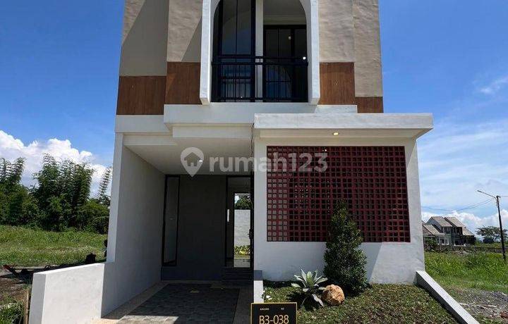 Rumah Baru Cantik 3 Kamar di Villa Bukit Tidar Lowokwaru Malang