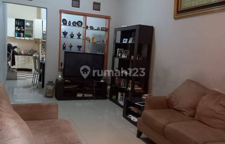 Kesempatan terbatas! Rumah dengan Lokasi Strategis Dekat Pusat Kota di Parakan Mas, Bandung