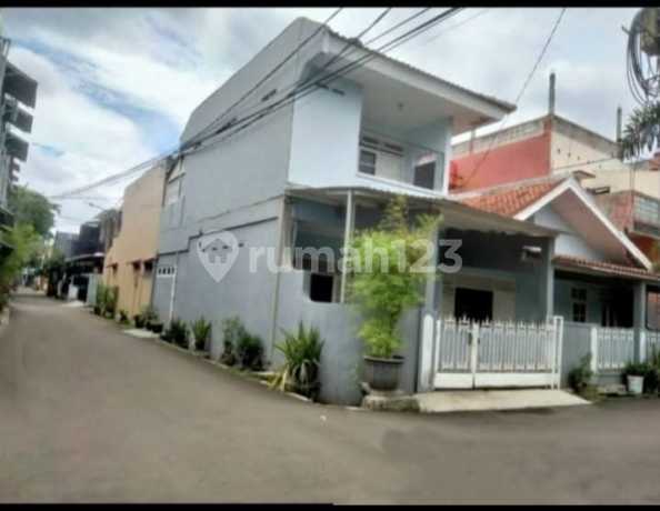 2-Story House, For Rent in Bintaro Near Stan 2-Story House, For Rent in Bintaro Near Stan
