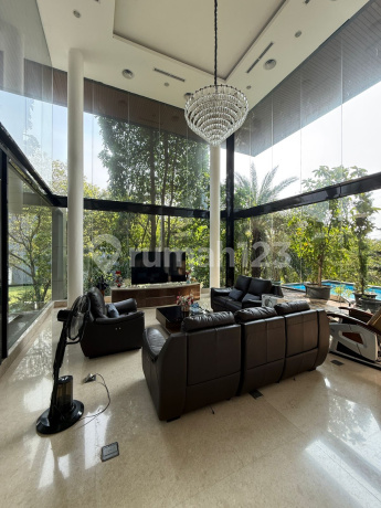 Rumah Super Mewah Tropical Resort Pantai Indah Kapuk