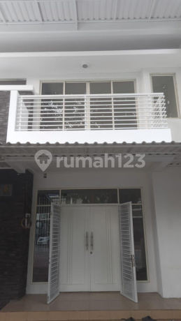 Rumah 2 Lantai di Golf Lake Residence Hadap Selatan Rumah 2 Lantai di Golf Lake Residence Hadap Selatan