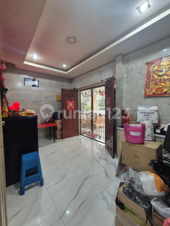 Rumah Renov 3 Lantai di Golf Lake Residence Rumah Renov 3 Lantai di Golf Lake Residence
