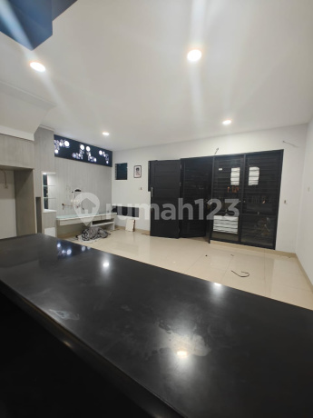 Rumah 2 Lantai di Casa Jardin Posisi Boulevard Rumah 2 Lantai di Casa Jardin Posisi Boulevard