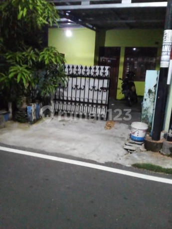 DEWI- DiJual Rumah di JALAN DAKOTA BUMI ANTARIKSA , Kartoharjo , Madiun