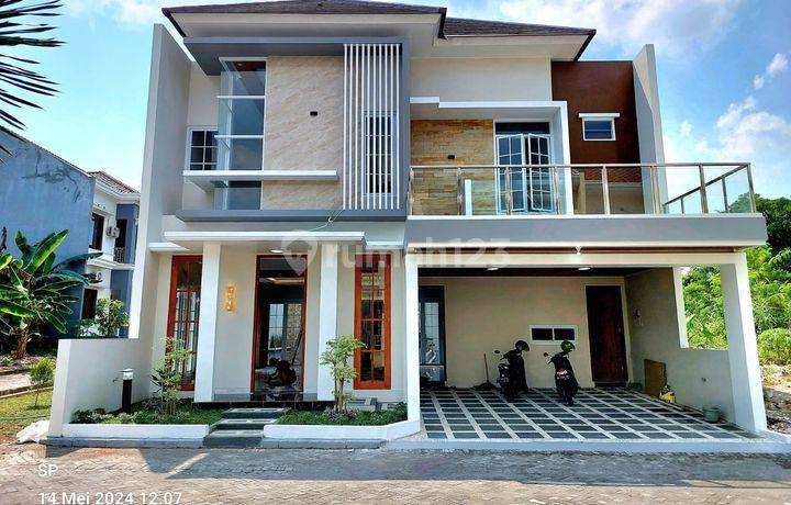 Rumah Mewah Premium 2 Lantai Dalam Perumahan Merapi Regency