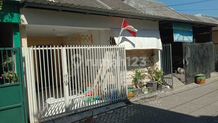Rumah SHM Lokasi Strategi di Pesona Alam Gunung Anyar Surabaya