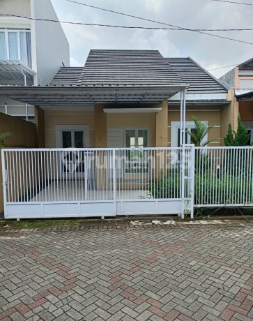 Rumah Graha Timur Strategis Tengah Kota