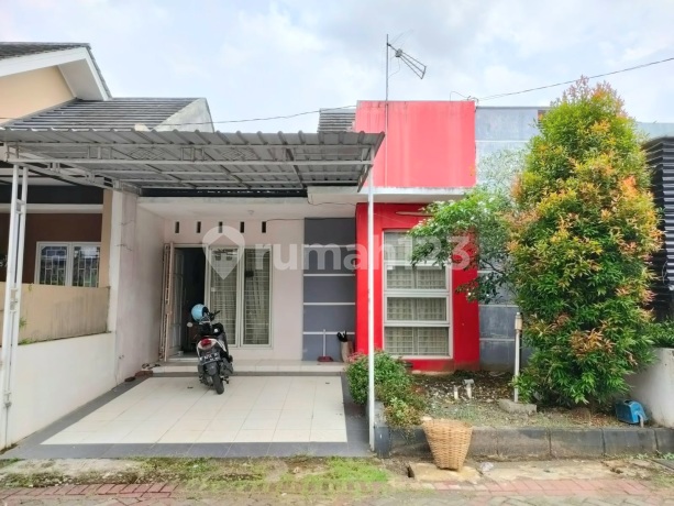 Rumah Graha Timur Siap Huni Tengah Kota Dekat Pusat Bisnis Rumah Graha Timur Siap Huni Tengah Kota Dekat Pusat Bisnis