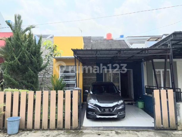 Rumah Graha Timur Siap Huni Dekat Pusat Bisnis 