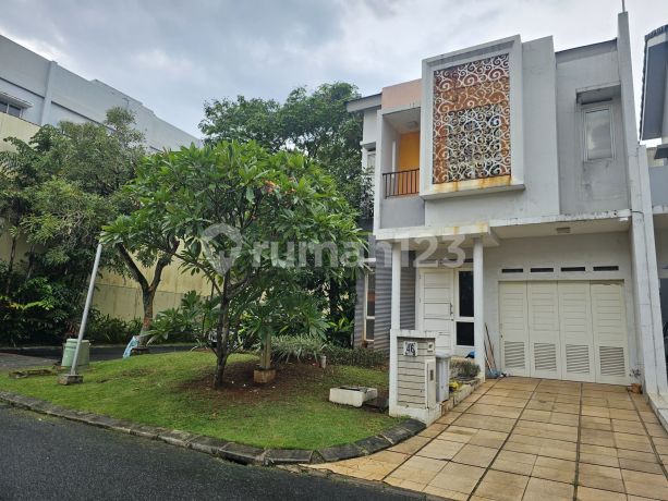 Rumah 2 Lantai Cluster Darwin Semi Furnished SHM di Gading Serpong, Tangerang