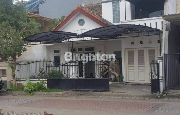 Siap Pakai Terawat Rumah Villa Taman Gapura Citraland