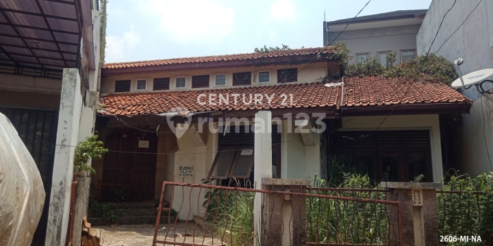 Dijual Rumah Hitung Tanah Menarik di Bumi Bintaro Permai