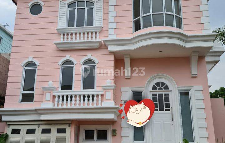 Rumah Hook American Classic Siap Huni Di Cluster Montana Village