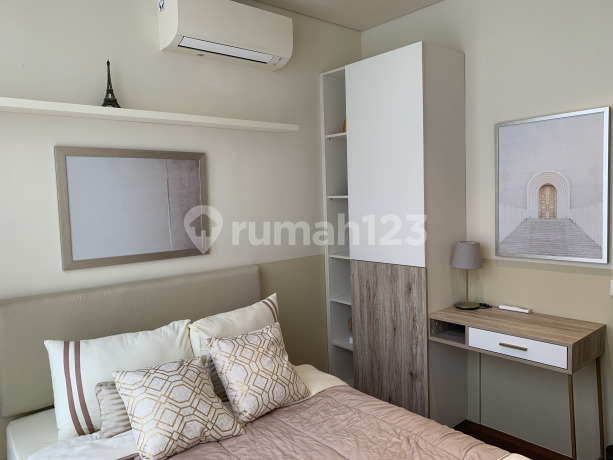 The Rosebay Apartment Near Graha Loop, Near Hospital, Near Unesa Lidah Campus The Rosebay Apartment Near Graha Loop, Near Hospital, Near Unesa Lidah Campus