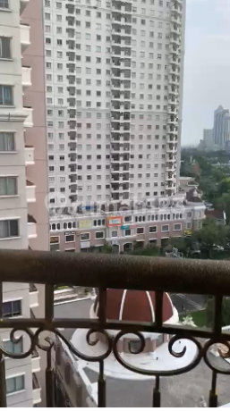 Apartemen Waterplace Selangkah ke Pakuwon Mall Ptc, Dekat Spazio Office Tower