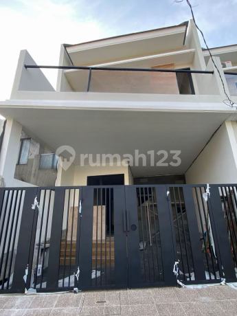 Rumah Wiyung Brantas Permai Dekat Babatan Pratama, Dekat Unesa Lidah, Dekat Rs Wiyung Rumah Wiyung Brantas Permai Dekat Babatan Pratama, Dekat Unesa Lidah, Dekat Rs Wiyung