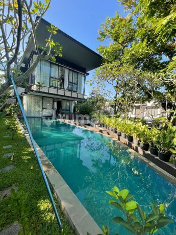 Rumah Furnished 4 Lantai, Pool di Taman Parahyangan Golf, Sentul City