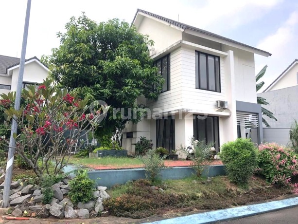 Dijual Rumah Penuh Pencahayaan, Kondisi Bagus, Semi Furnished, Cluster Melia Grove Graha Raya