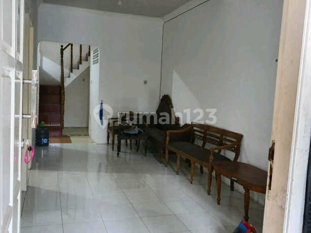 RON.A2795 LOKASI STRATEGIS RUMAH RUNGKUT PERMAI SURABAYA NYAMAN RON.A2795 LOKASI STRATEGIS RUMAH RUNGKUT PERMAI SURABAYA NYAMAN