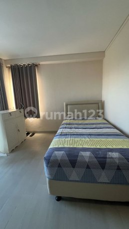 DIJUAL APARTEMEN COSMOPOLIS LANTAI 5 SEMI FURNISHED - HOOK