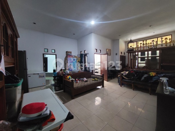 Rumah Terawat Bangunan Ngeblong di Mutiara Cibaduyut