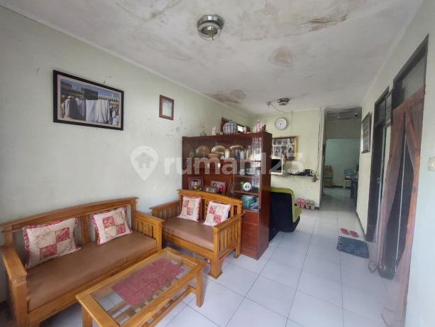 House with Strategic Location, Wide Road, Fits 2 Cars in Cibolerang Indah