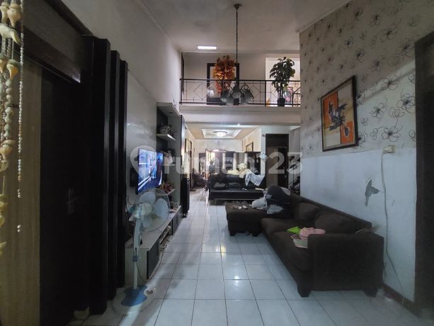 Rumah Bangunan Terawat dan Semi Furnished di Cicukang Indah Rumah Bangunan Terawat dan Semi Furnished di Cicukang Indah