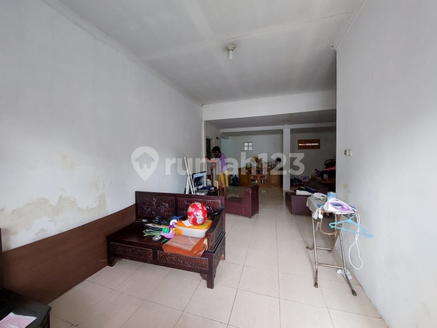 Rumah Dekat ke Jalan Utama dan Dekat Tol di Cibolerang Indah