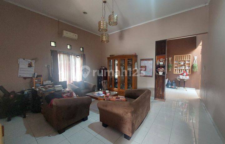Rumah Akses One Gate System di Cemara Regency, Jalan Tengah