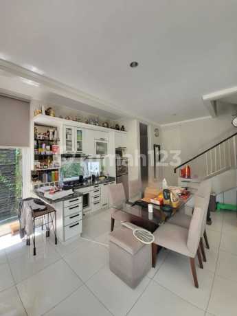 Rumah Bagus 2 Lantai Harga Murah  Strategis dekat Fasum di Bintaro Sektor 9. 15919
