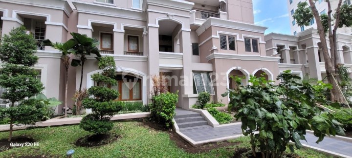 Penthouse Dijual Waterplace Residence Unit Garden Mansion Pakuwon Indah 