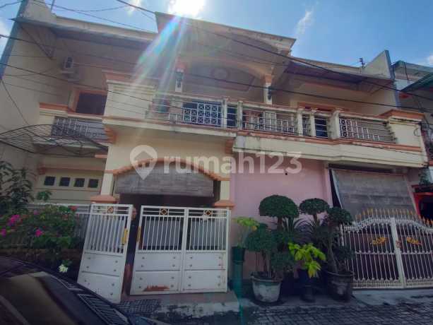 Rumah 2 Lantai Griya Kebraon Utara Surabaya Luas 120 Meter Rumah 2 Lantai Griya Kebraon Utara Surabaya Luas 120 Meter