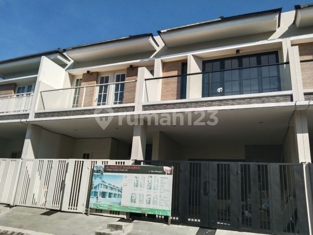 Tinggal 2 Unit Rumah Baru 2 LT Siap Huni Rungkut Harapan Surabaya Tinggal 2 Unit Rumah Baru 2 LT Siap Huni Rungkut Harapan Surabaya