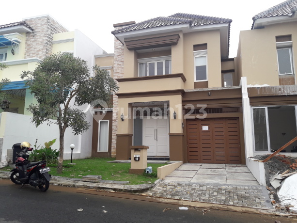 FOR SALE 2-story house in CBI Monarch Park, Balikpapan