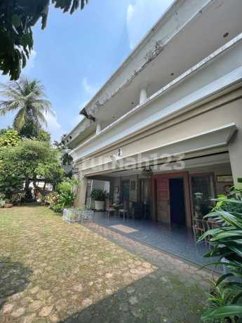 Rumah Mewah Turun Harga di Simprug Golf Akses Jalan Lebar Jarang Ada