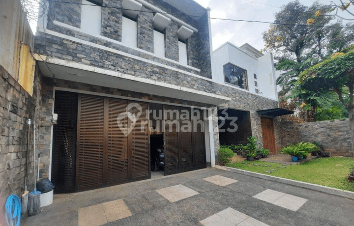 Rumah Lingkungan Tenang Strategis Country Style di Bali Village Cipete Area