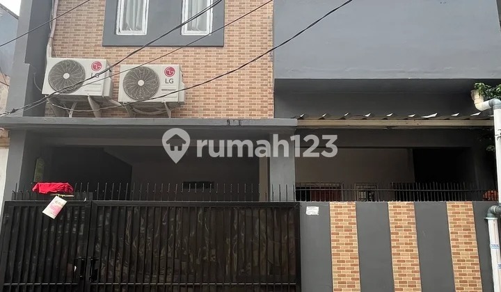 DI JUAL RUGI RUMAH PORS INDAH 2,5 LANTAI KAMAR TIDUR 5 SIAP HUNI DI JUAL RUGI RUMAH PORS INDAH 2,5 LANTAI KAMAR TIDUR 5 SIAP HUNI